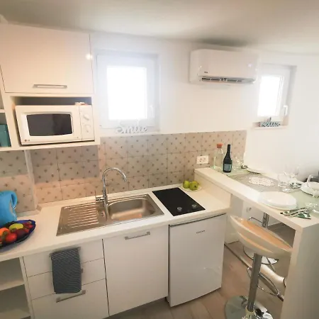 Апартаменты Rita - Sea-view 2plus1 *