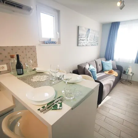 Apartmán Rita - Sea-view 2plus1 *